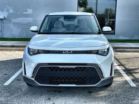 Used 2024 Kia Soul LX w/ Option Group 015 FWD image 12