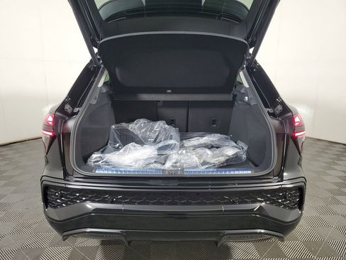 New 2026 Audi Q3 quattro 2.0T AWD/4WD image 9