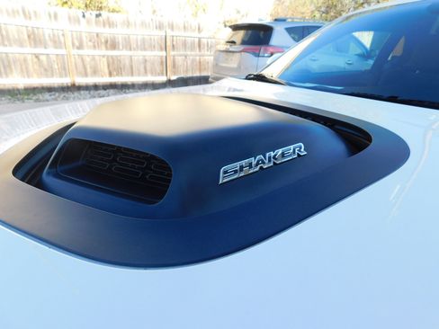 Used 2018 Dodge Challenger R/T image 4