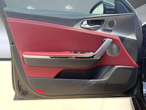 Used 2018 Kia Stinger GT1 RWD image 21