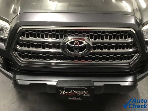 Used 2016 Toyota Tacoma TRD Sport w/ Towing Package AWD/4WD image 20