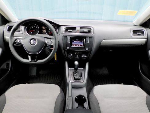 Used 2017 Volkswagen Jetta S FWD image 9