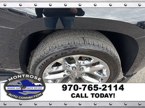 Used 2020 Chevrolet Suburban Premier AWD/4WD image 9