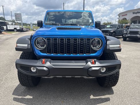 Used 2025 Jeep Gladiator Mojave AWD/4WD image 2