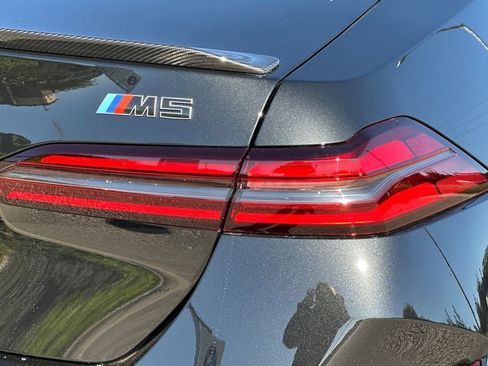 New 2026 BMW M5 w/ Carbon Package image 33