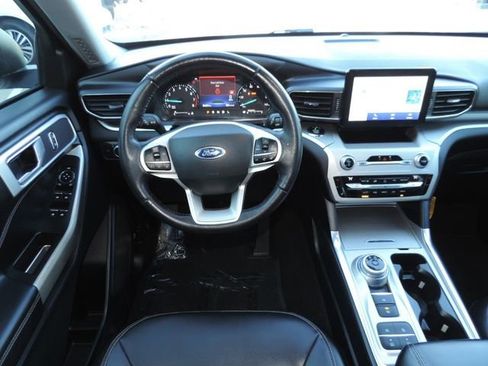 Used 2021 Ford Explorer XLT w/ Equipment Group 202A image 22