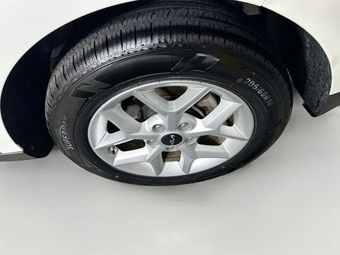 Used 2025 Kia Soul LX w/ LX Technology Package image 11