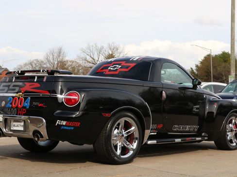 Used 2004 Chevrolet SSR w/ Preferred Equipment Group RWD image 13