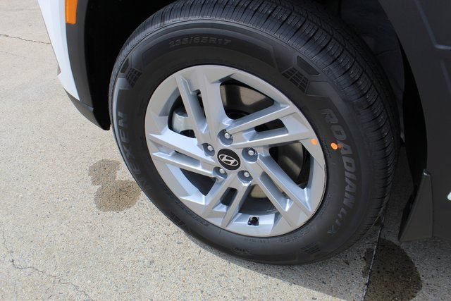 Used 2026 Hyundai Tucson SE AWD/4WD image 3
