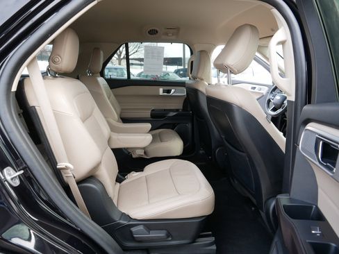 Used 2020 Ford Explorer Limited image 19
