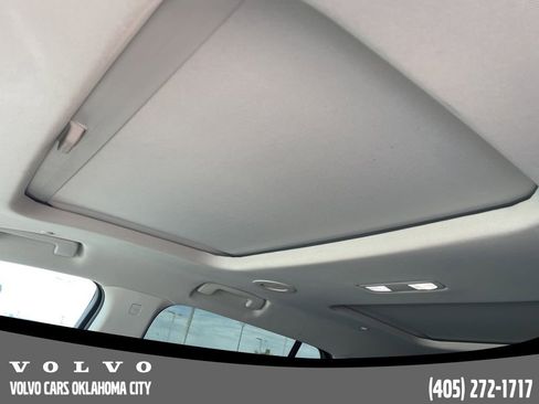 Used 2021 Chevrolet Traverse Premier w/ Redline Edition FWD image 10