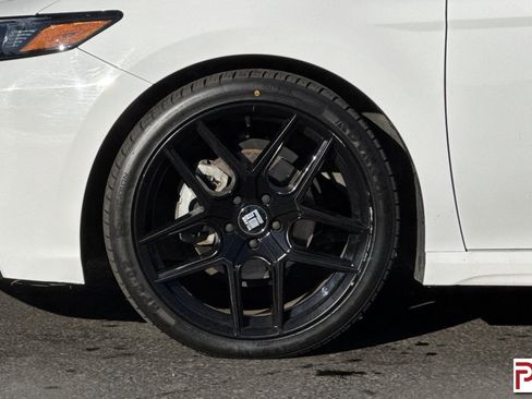 Used 2021 Toyota Camry SE image 32