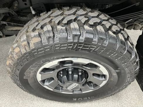 Used 2024 Ford F350 Platinum w/ Tremor Off-Road Package AWD/4WD image 13