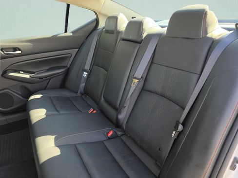 Used 2024 Nissan Altima 2.5 SR w/ SR Premium Package FWD image 22