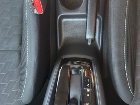 Used 2022 Nissan Kicks S image 21