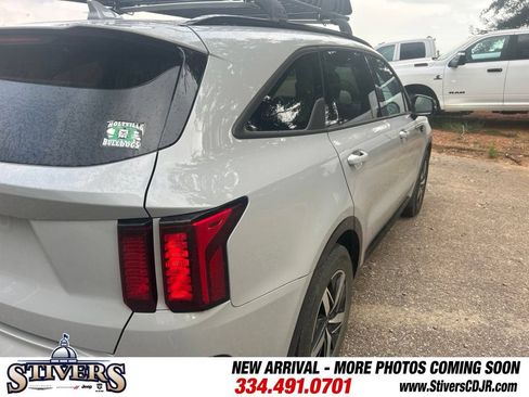 Used 2023 Kia Sorento EX FWD image 8
