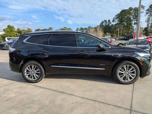 Used 2023 Buick Enclave Avenir FWD image 3