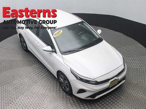 Used 2022 Kia Forte LXS FWD image 3