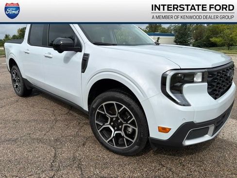 Used 2025 Ford Maverick Lariat AWD/4WD image 1