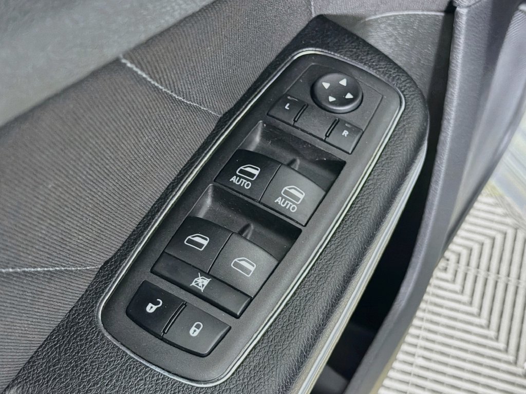 Used 2023 Dodge Charger SXT RWD image 21
