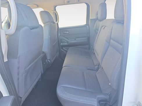 Used 2022 Nissan Frontier SV image 13