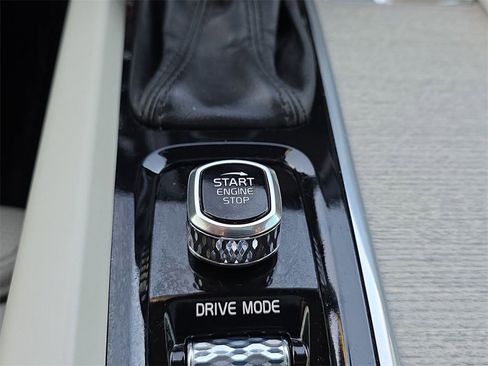 Used 2021 Volvo XC60 T5 Inscription w/ Protection Package Premier image 17