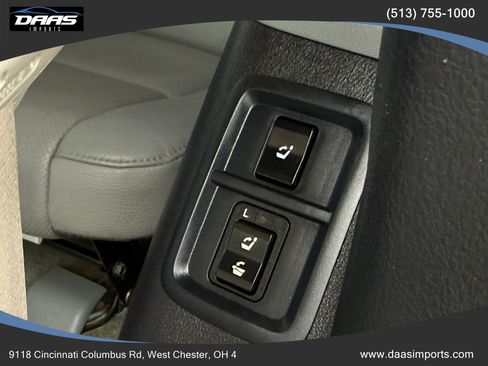 Used 2010 Toyota Sequoia Platinum AWD/4WD image 32