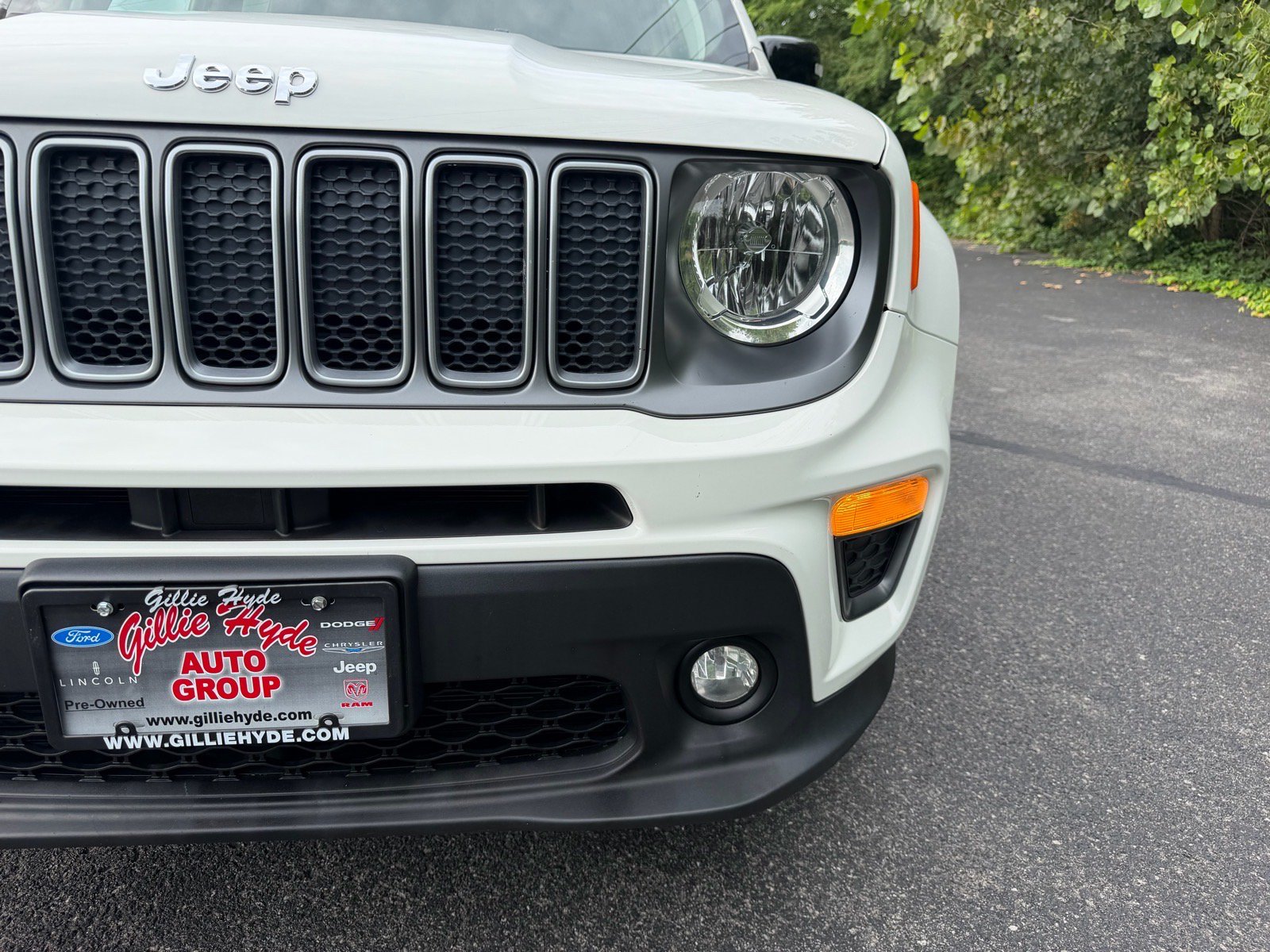 Used 2022 Jeep Renegade Limited w/ Sun, Sound & Wheels Group AWD/4WD image 7