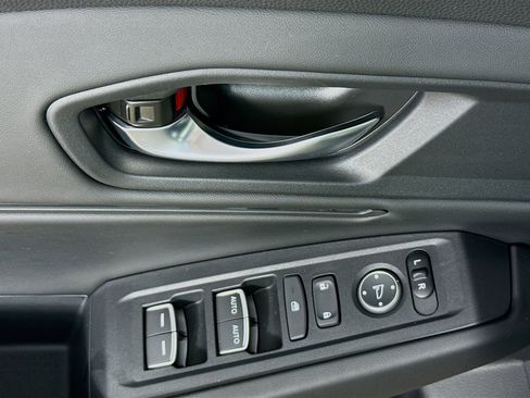 Certified 2025 Honda Accord SE image 19