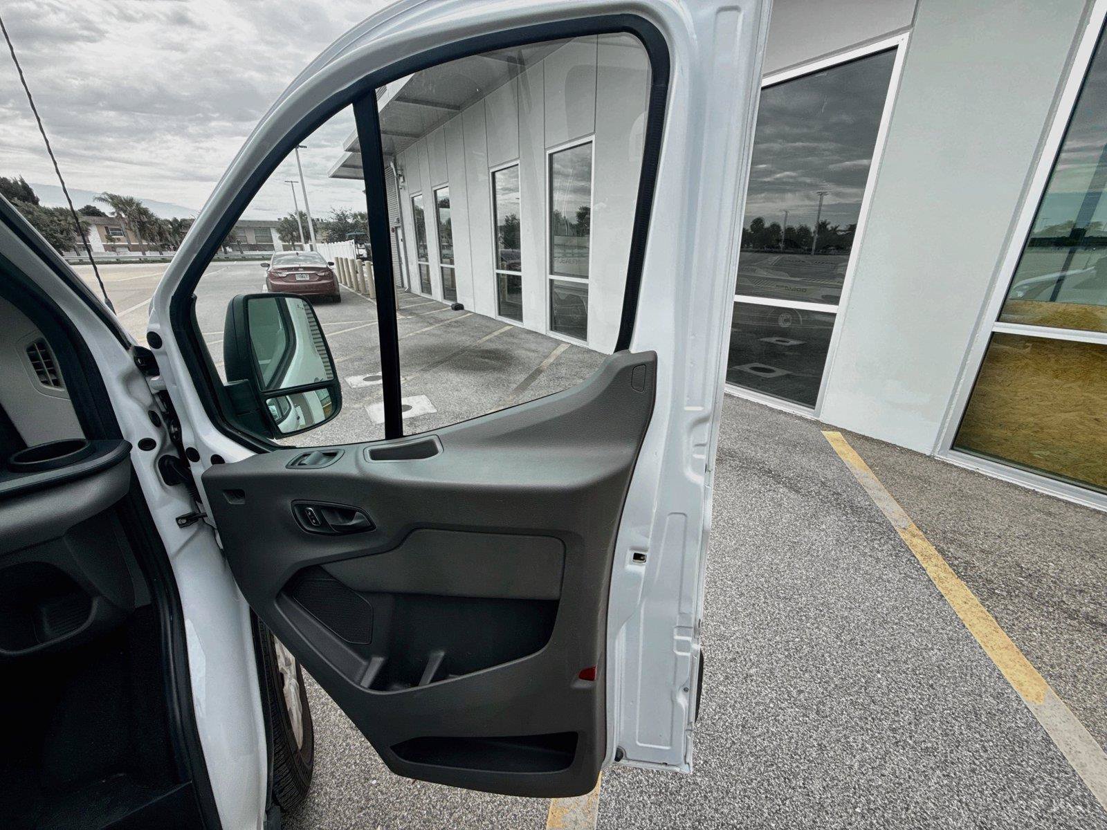 Used 2024 Ford Transit 350 XLT RWD image 11