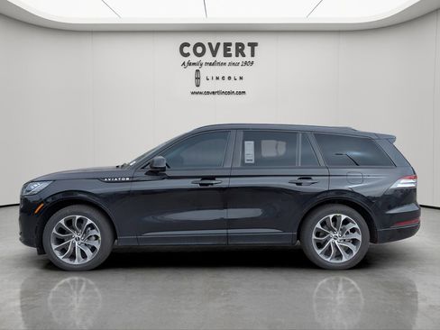 New 2025 Lincoln Aviator 2WD w/ Jet Appearance Package image 2