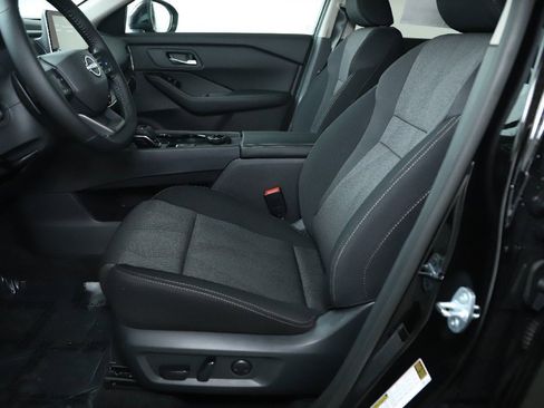 Certified 2026 Nissan Rogue SV image 18