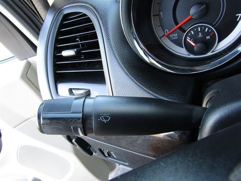 Used 2013 RAM C/V Tradesman FWD image 10