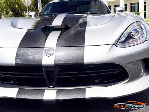 Used 2017 Dodge Viper GTS RWD image 3