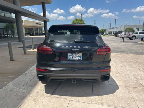Used 2016 Porsche Cayenne AWD/4WD image 6