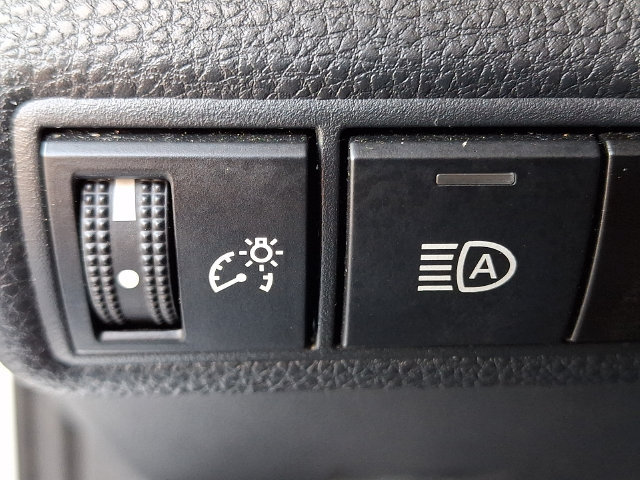 Used 2024 Toyota Corolla LE FWD image 24