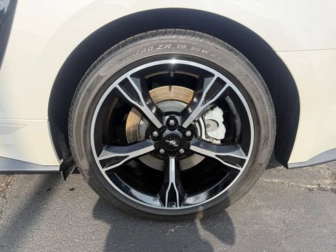 Used 2017 Ford Mustang GT Premium RWD image 30