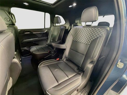Used 2025 GMC Acadia Denali w/ LPO, Floor Liner Package AWD/4WD image 23