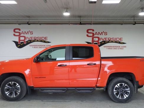 Used 2021 Chevrolet Colorado Z71 w/ Safety Package image 2