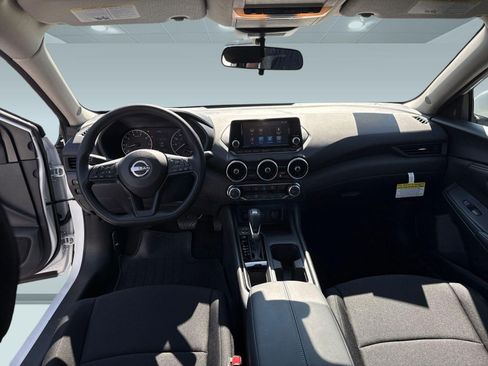 Used 2025 Nissan Sentra S image 14