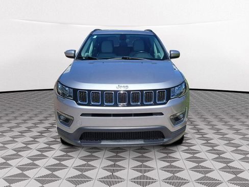 Used 2019 Jeep Compass Latitude FWD image 2