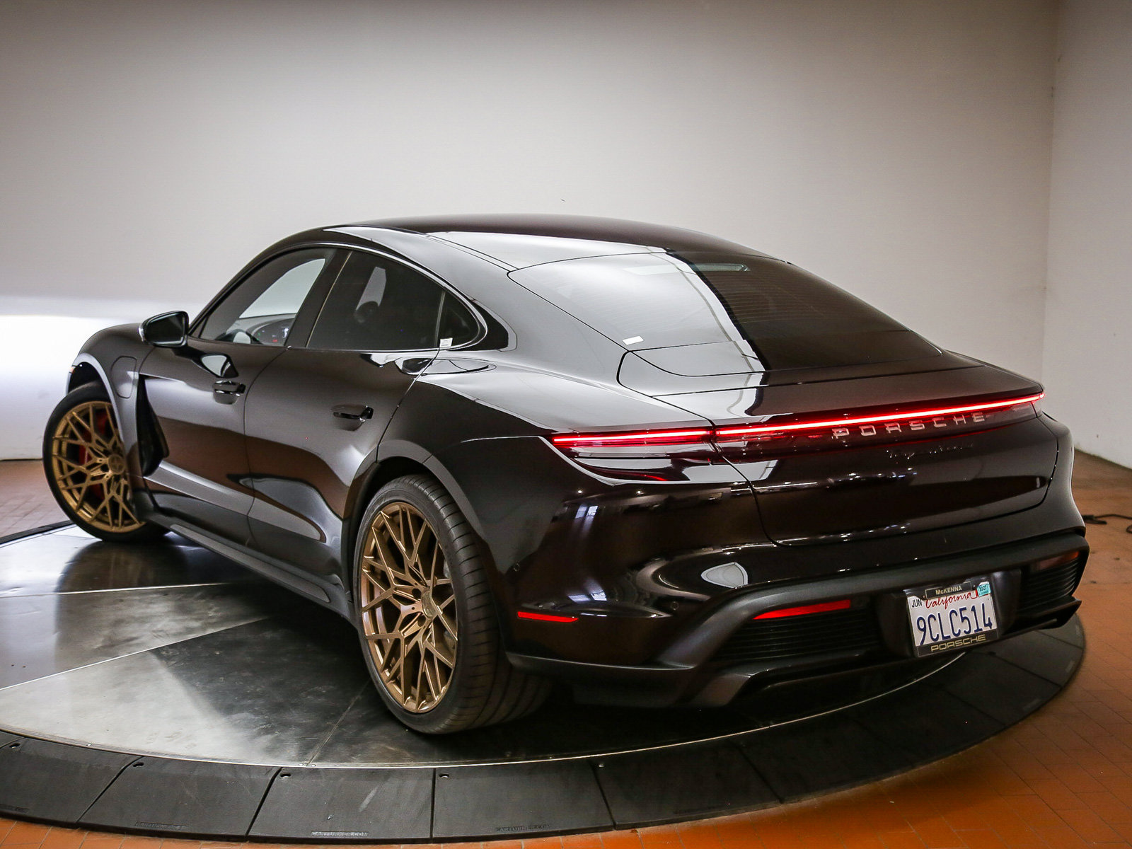 Used 2020 Porsche Taycan Turbo AWD/4WD image 3