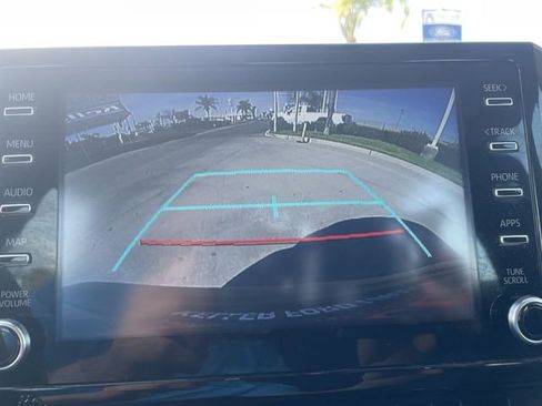 Used 2020 Toyota Corolla LE image 14