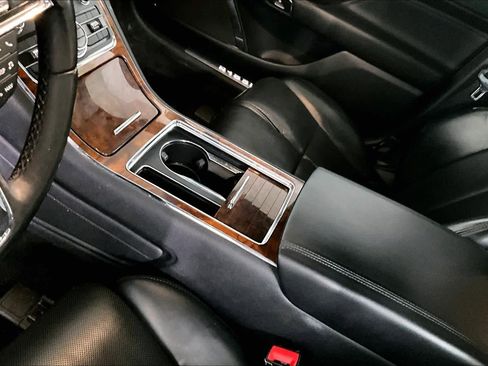 Used 2018 Lincoln Continental Reserve w/ Continental Climate Package image 16