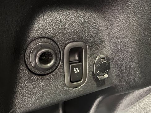 Used 2017 Subaru Forester 2.5i Touring image 13