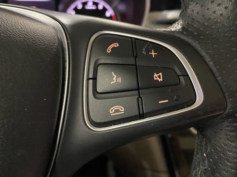 Used 2018 Mercedes-Benz GLC 300 image 9