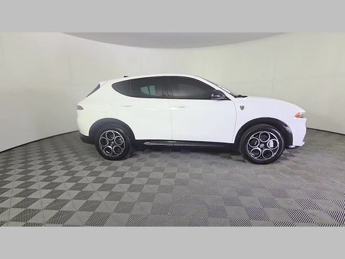Used 2025 Alfa Romeo Tonale w/ Premium Package AWD/4WD image 36