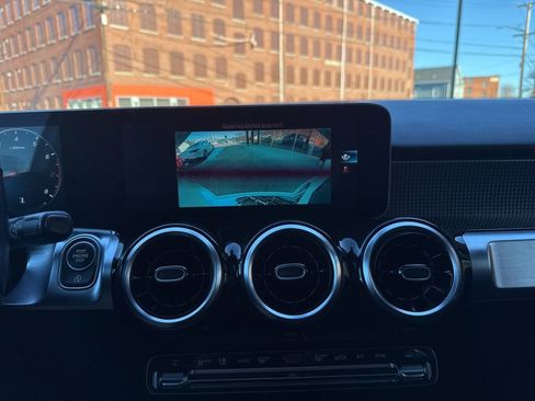 Certified 2021 Mercedes-Benz GLB 250 4MATIC image 30