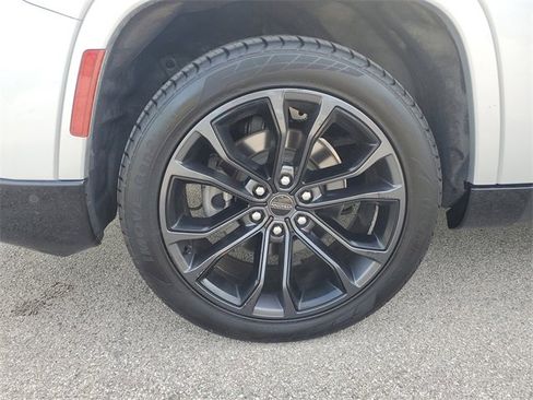 Used 2024 Jeep Grand Wagoneer L Series II w/ Quick Order Packagew 28T image 5