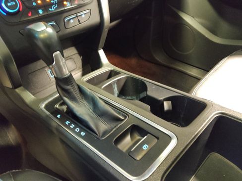 Used 2017 Ford Escape SE w/ SE Leather Comfort Package FWD image 26